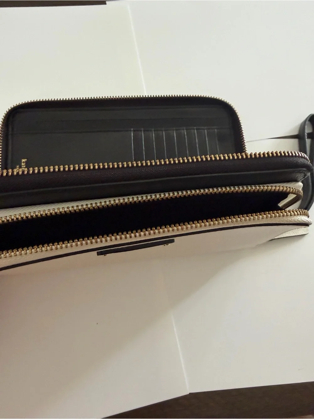 Kate Spade Leather Zip Around Continental Wallet Cream / Black